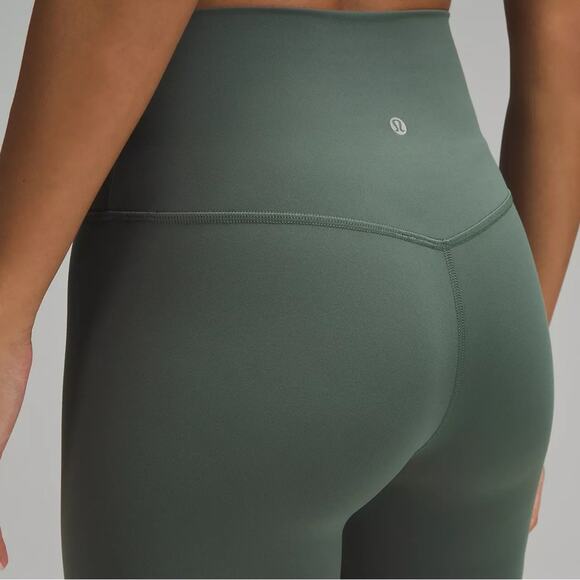 SALE - NWT Lululemoon Alig High Rise Short 6" - Picture 4 of 8